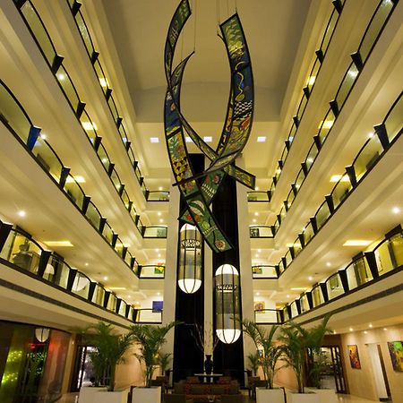 Lemon Tree Hotel, Indore Buitenkant foto