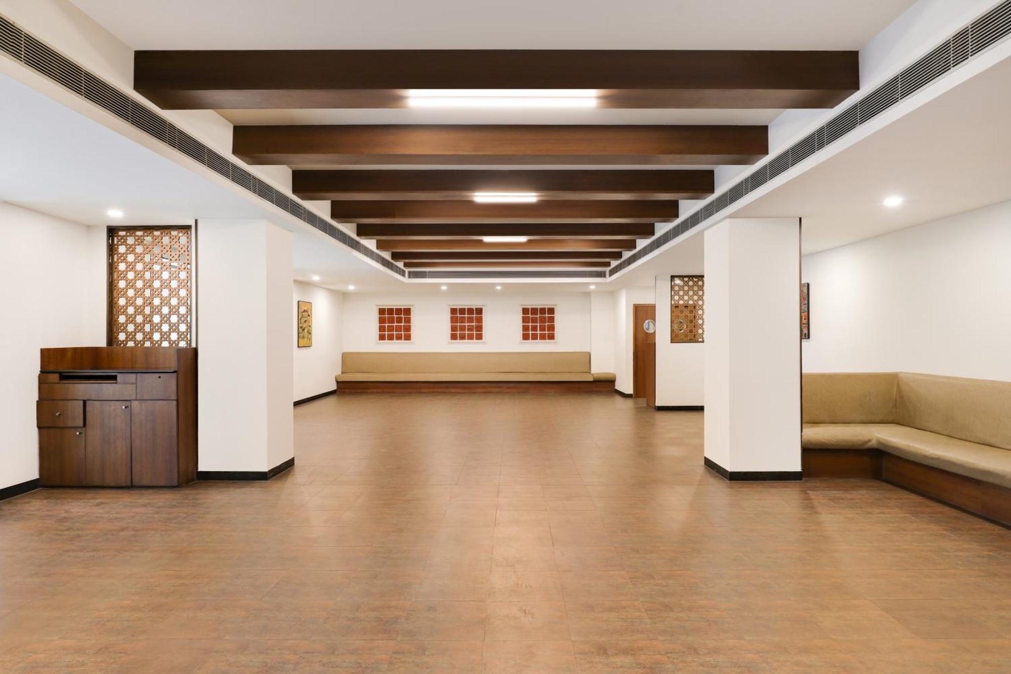 Lemon Tree Hotel, Indore Buitenkant foto