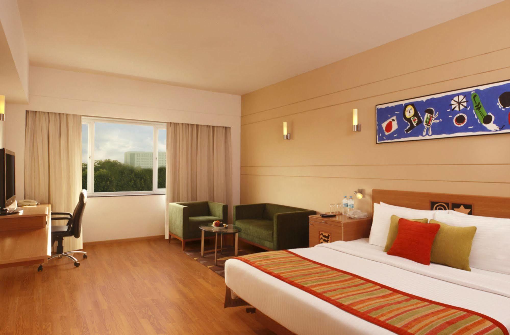 Lemon Tree Hotel, Indore Buitenkant foto